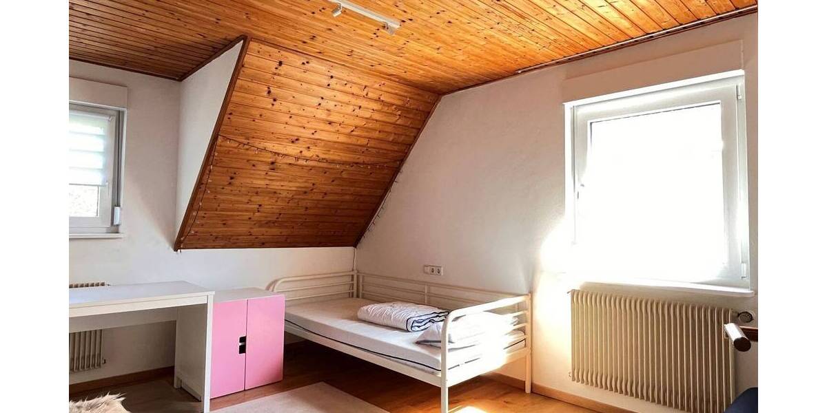 Mehrfamilienhaus, Wohnhaus Herrenberg - 7 Zimmer, 220 m&sup2;, 695.000&euro; | Angebot:25780767