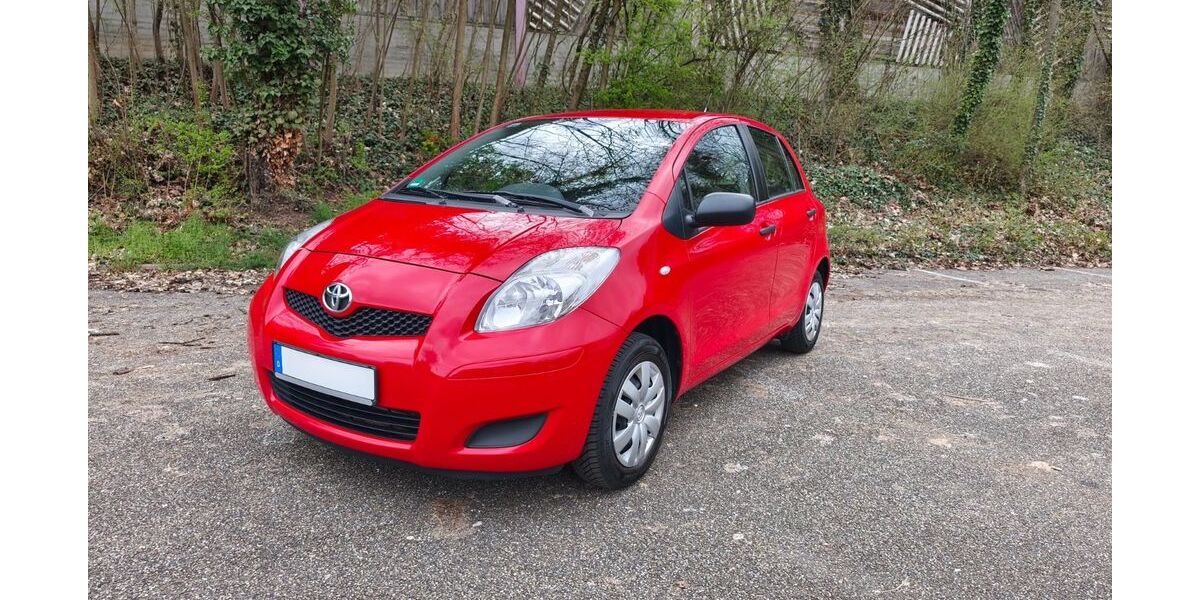 Toyota Yaris 215.580 km 1.800 &euro; Stuttgart 70439