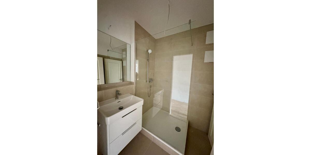 Dachgeschoßwohnung Stuttgart - 2 Zimmer, 65 m&sup2;, 1.450&euro; | Angebot:25444740