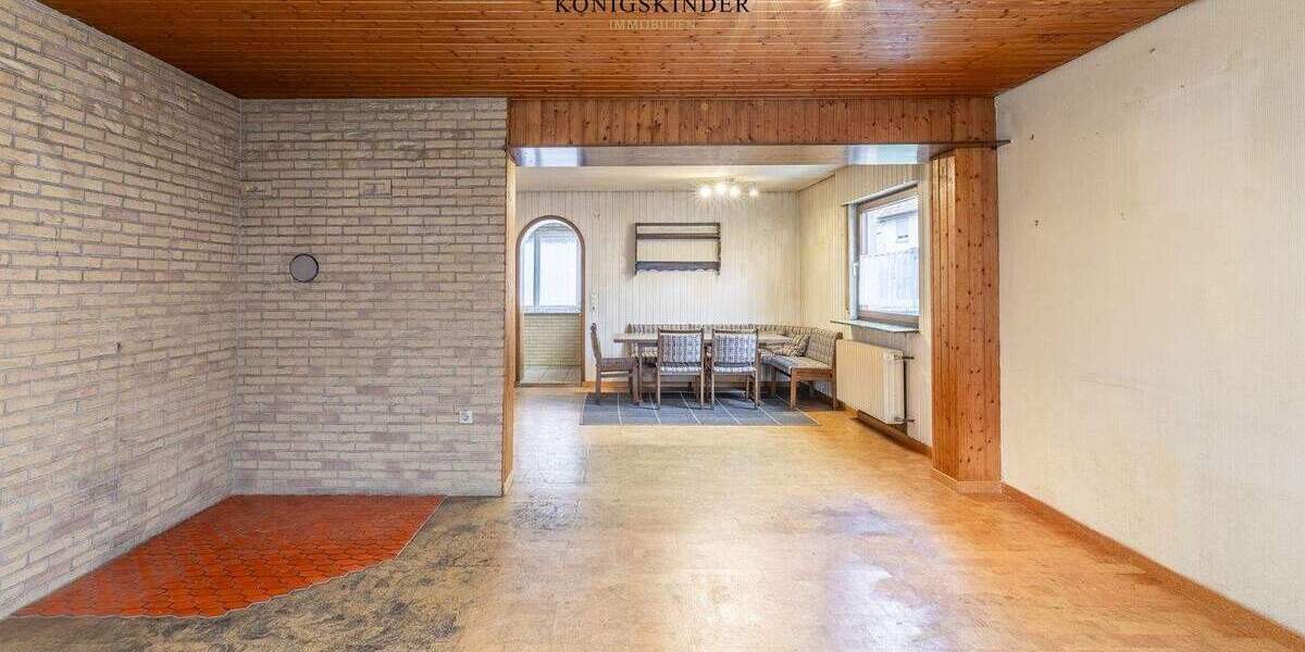 Mehrfamilienhaus, Wohnhaus Erkenbrechtsweiler - 9 Zimmer, 182 m&sup2;, 445.000&euro; | Angebot:25772704