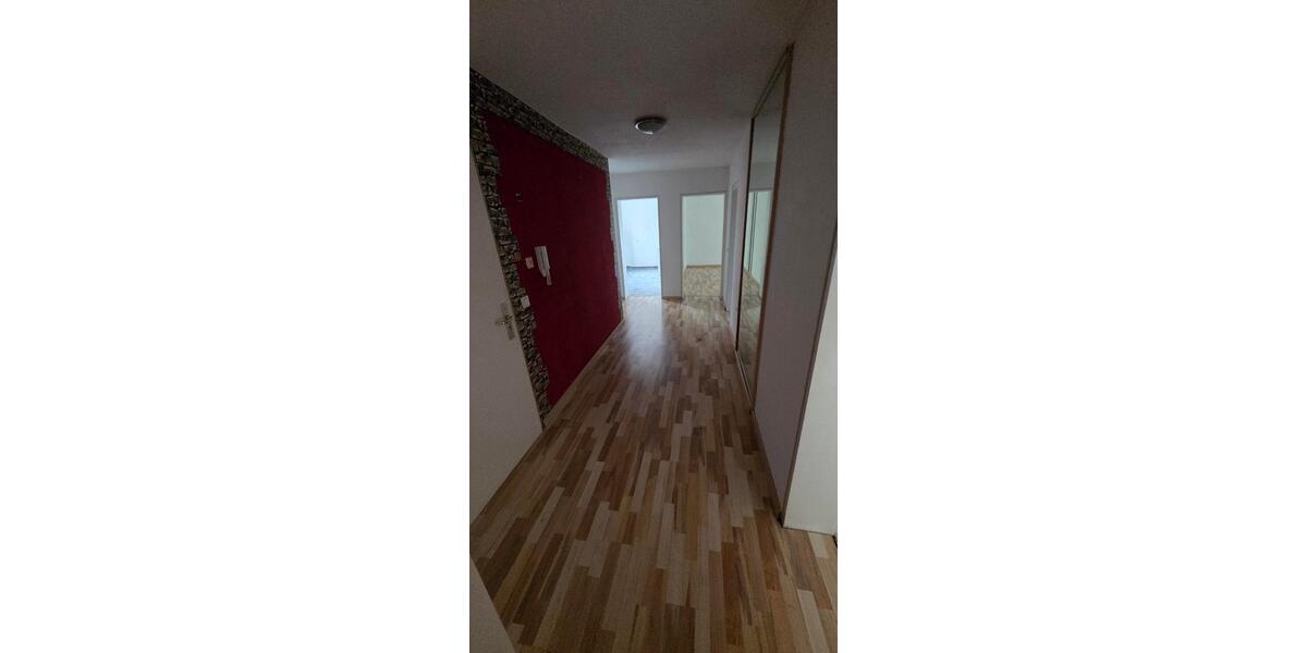 Hochparterre Gomaringen - 3 Zimmer, 76 m&sup2;, 200.000&euro; | Angebot:27154341