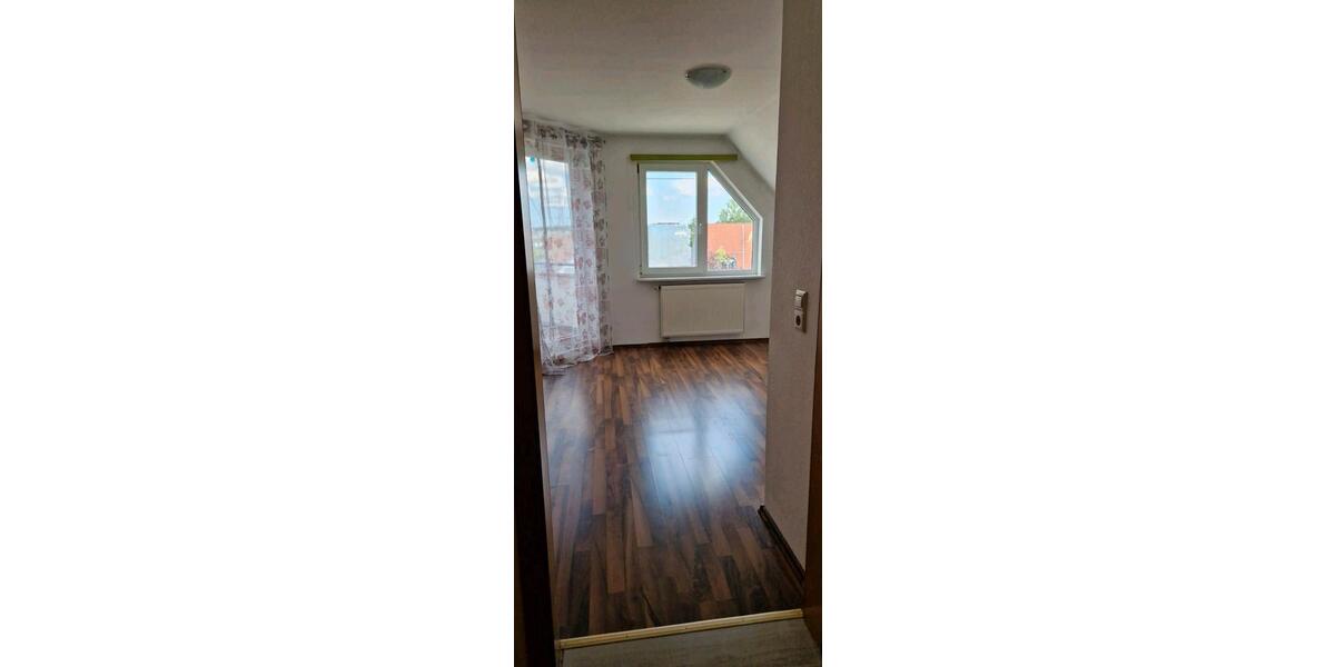 Dachgeschoßwohnung Ehningen - 3.5 Zimmer, 83 m&sup2;, 345.000&euro; | Angebot:27070252