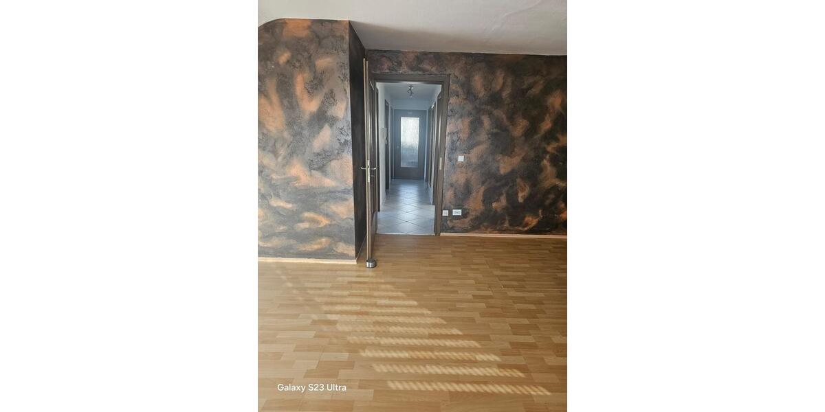 Dachgeschoßwohnung Gärtringen - 3 Zimmer, 70 m&sup2;, 1.250&euro; | Angebot:25342628