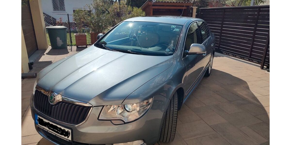Skoda Superb 150.705 km 10.499 &euro; Reutlingen 72766