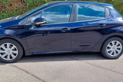 Peugeot 208 64.000 km 6.750 &euro; Mössingen 72116