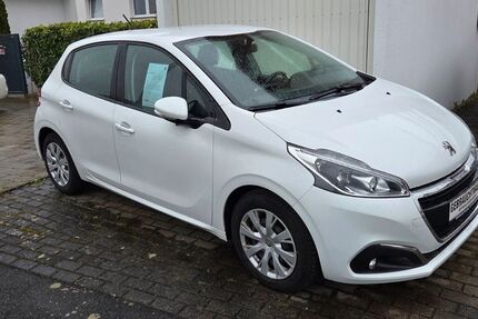 Peugeot 208 83.000 km 6.989 &euro; Tübingen-Bühl 72072