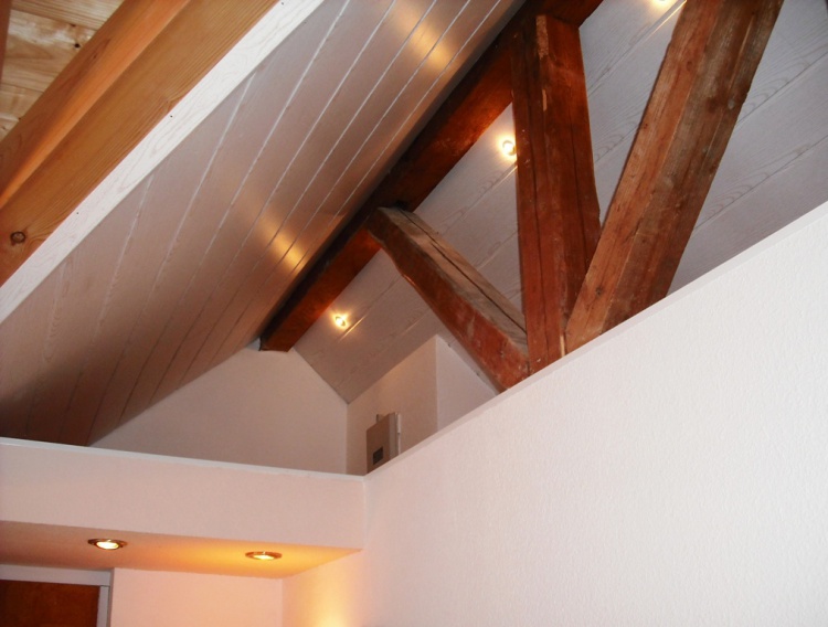 Aussicht, Sonne & Komfort: 2½‑Zi. DG‑Wohnung in gehobener Ausstattung - Wallbox‑Vorbereitung - Dachgeschoßwohnung Schönaich | Angebot:26945980