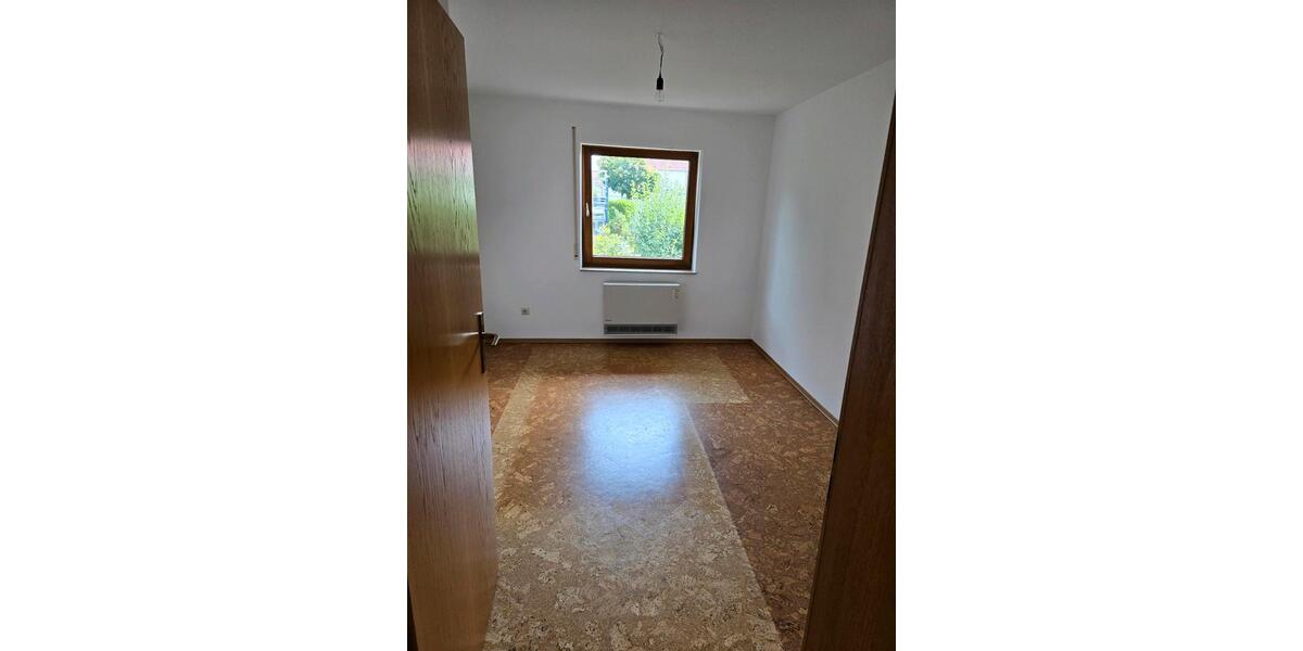 Etagenwohnung Sonnenbühl - 3.5 Zimmer, 86 m&sup2;, 1.100&euro; | Angebot:25636995