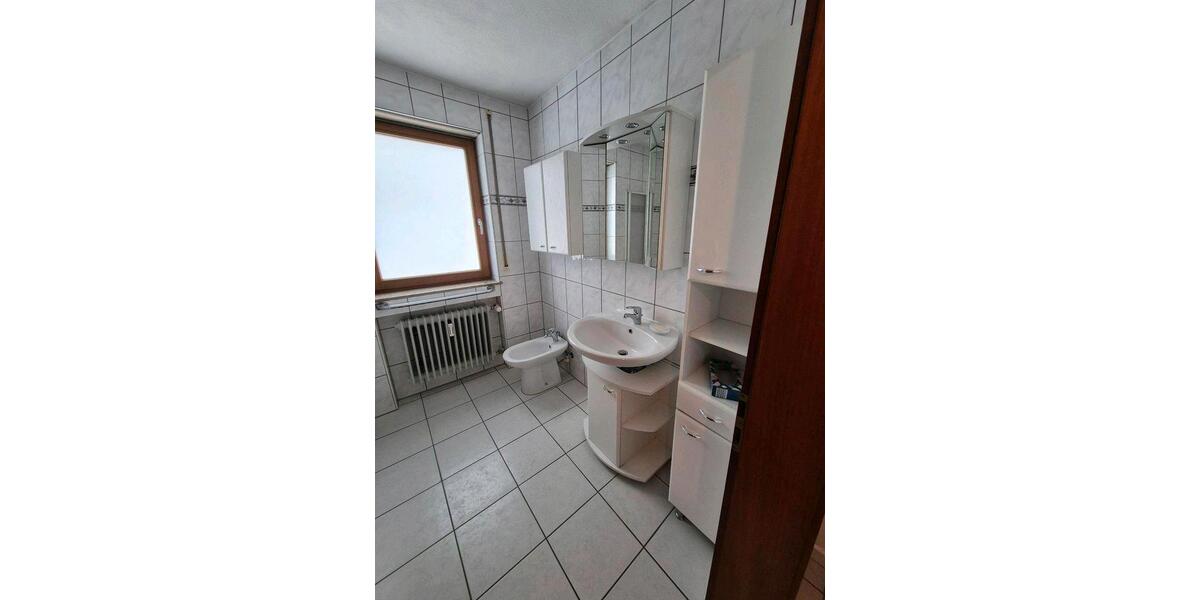 Erdgeschoßwohnung Herrenberg - 5 Zimmer, 117 m&sup2;, 1.400&euro; | Angebot:25941985