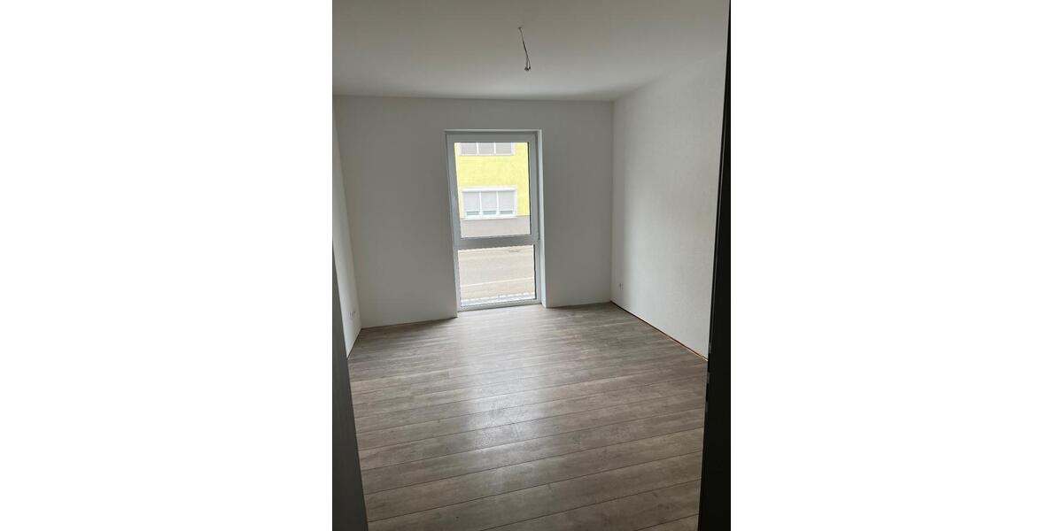 Etagenwohnung Eutingen im Gäu - 3 Zimmer, 93 m&sup2;, 1.000&euro; | Angebot:25046481