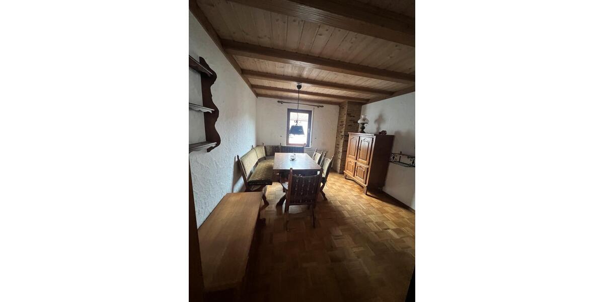 Etagenwohnung Bad Urach - 3 Zimmer, 100 m&sup2;, 1.100&euro; | Angebot:24782140