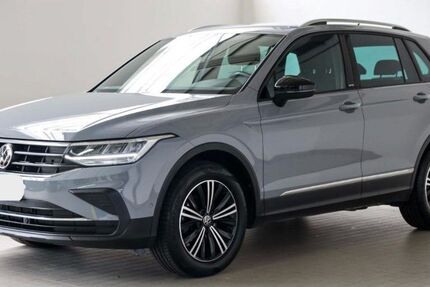 VW Tiguan 83.500 km 22.999 &euro; Stuttgart 70178
