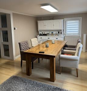 GRÜNE OASE MIT SAUNA & MEHREREN TERRASSEN - Einfamilienhaus Sindelfingen Darmsheim | Angebot:26037590