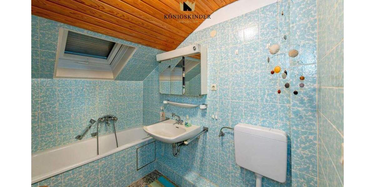 Einfamilienhaus Bad Urach - 6 Zimmer, 182 m&sup2;, 395.000&euro; | Angebot:25669344