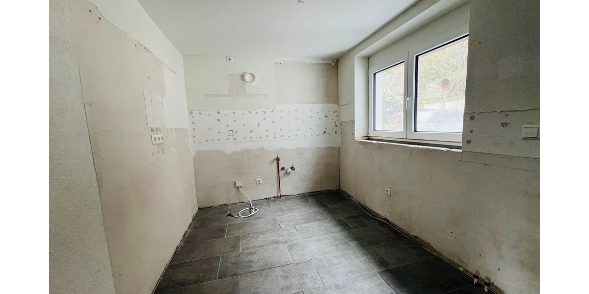 Teilsaniertes Einfamilien-Mehrgenerationenhaus mit Terrasse, Garage und zusätzlichem Waldgrundstück - Einfamilienhaus Horb am Neckar | Angebot:26019766