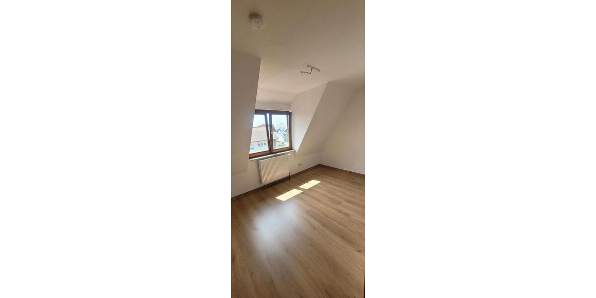 Maisonettenwohnung Herrenberg - 5.5 Zimmer, 100 m&sup2;, 1.500&euro; | Angebot:25611461