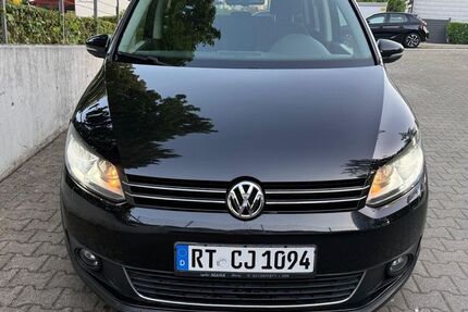 VW Touran 147.000 km 12.800 &euro; Pfullingen 72793