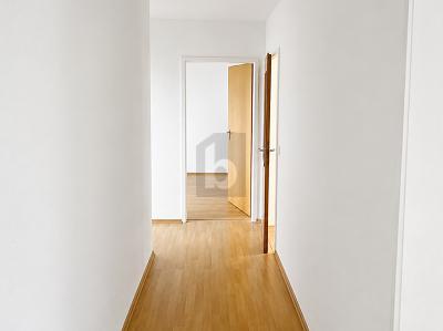 HELL & SOFORT BEZIEHBAR MIT SÜDBALKON - Etagenwohnung Reutlingen Sondelfingen | Angebot:27182462