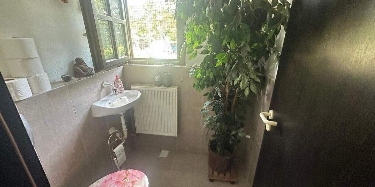 Mehrfamilienhaus, Wohnhaus Ostelsheim - 8 Zimmer, 300 m&sup2;, 1.000.000&euro; | Angebot:25674461