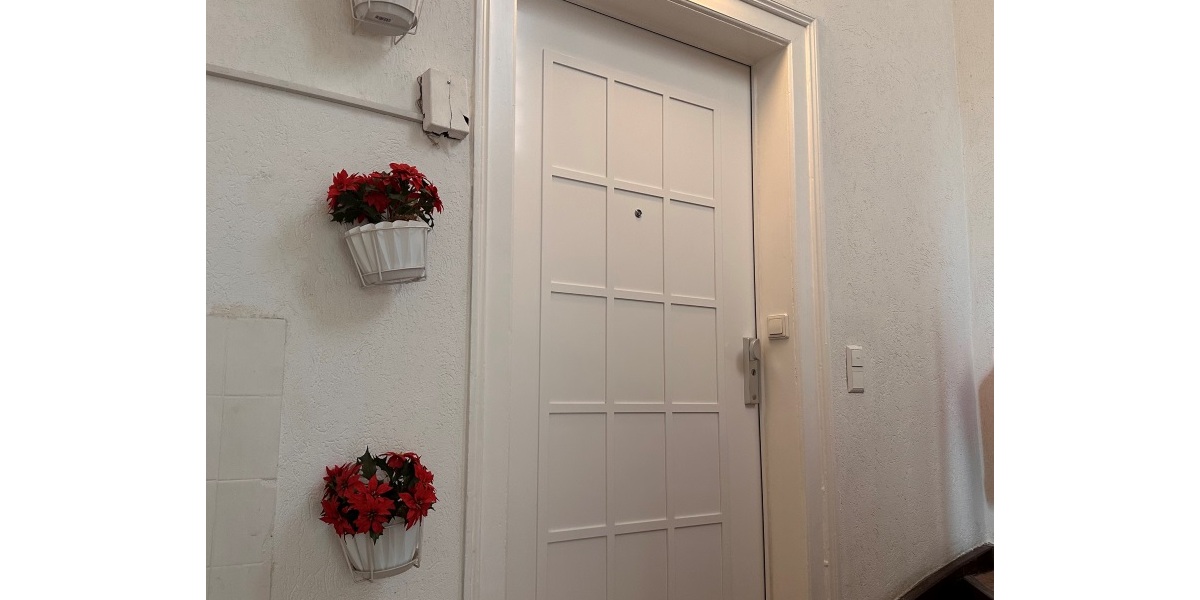Gepflegte 3-Zi.-Altbauwohnung mit Balkon und großer Terrasse in Stuttgart-West - Erdgeschoßwohnung Stuttgart Stuttgart-West (Stadtbezirk) | Angebot:27505240