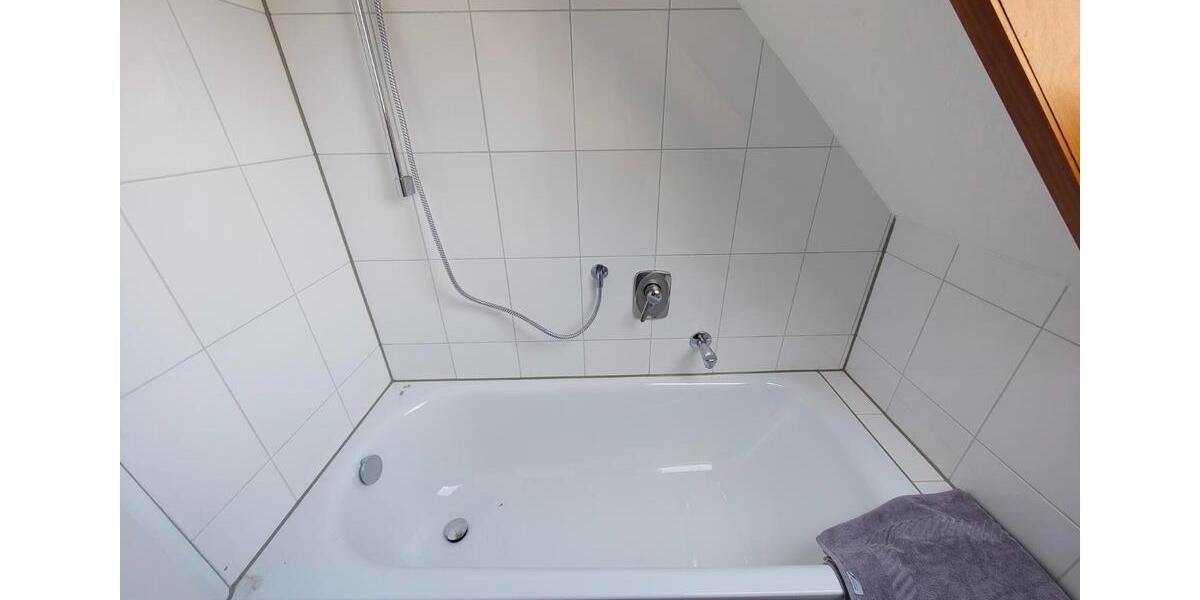 Dachgeschoßwohnung Stuttgart Stuttgart-West - 3 Zimmer, 65 m&sup2;, 690&euro; | Angebot:25972434