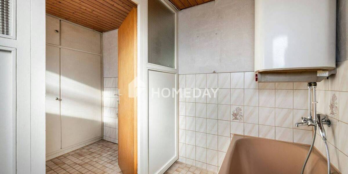 Einfamilienhaus Bad Urach Hengen - 6 Zimmer, 140 m&sup2;, 249.000&euro; | Angebot:25677505