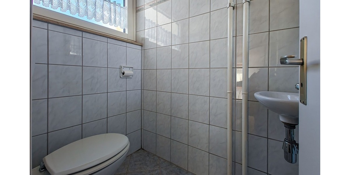 Einfamilien- oder Generationenhaus: 5 Zimmer, 128 m² Wohnfläche auf 635 m² Grundstück - Zweifamilienhaus Bempflingen Kleinbettlingen | Angebot:27513176