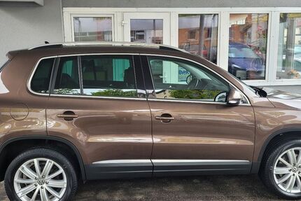 VW Tiguan 122.300 km 9.900 &euro; Stuttgart 70469