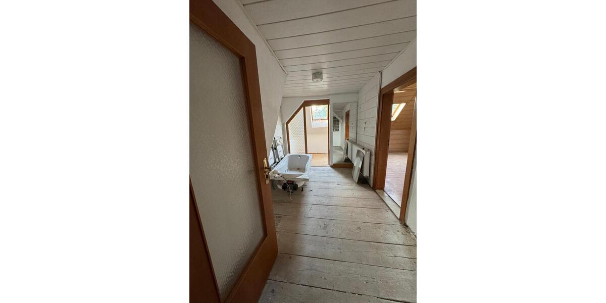 Reihenhaus Ostfildern - 7 Zimmer, 180 m&sup2;, 92.000&euro; | Angebot:24828041