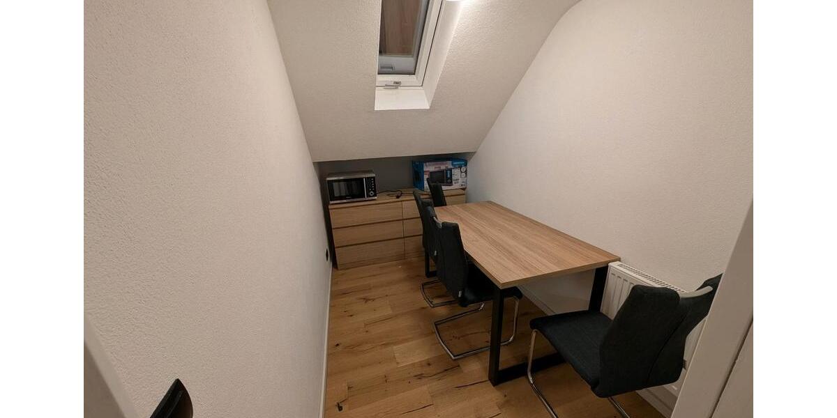 Dachgeschoßwohnung Leinfelden-Echterdingen Echterdingen - 1 Zimmer, 70 m&sup2;, 700&euro; | Angebot:25340818