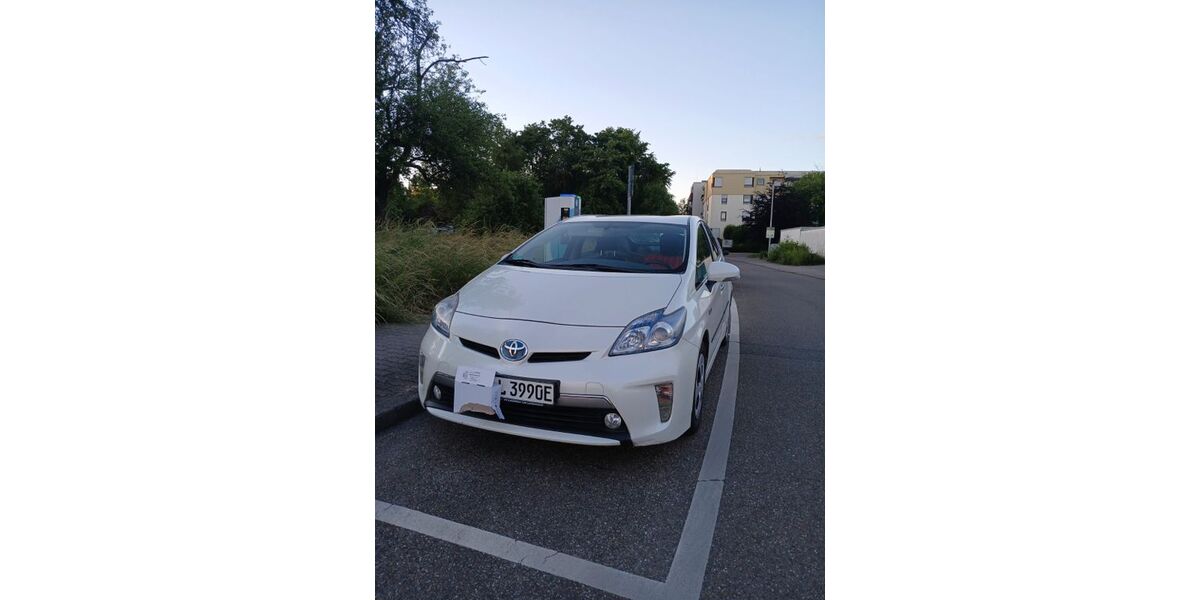 Toyota Prius 127.000 km 10.900 &euro; Ostfildern 73760