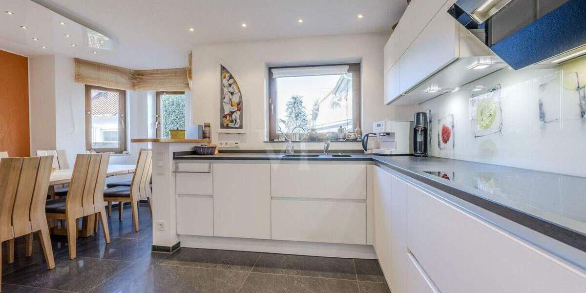 Einfamilienhaus Wolfschlugen - 7 Zimmer, 248 m&sup2;, 739.000&euro; | Angebot:25836556