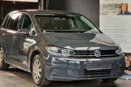 VW Touran 209.500 km 9.890 &euro; Gäufelden 71126