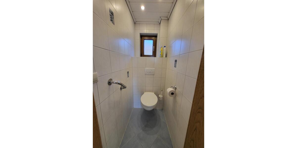 Einfamilienhaus Nagold - 8 Zimmer, 140 m&sup2;, 1.300&euro; | Angebot:25843300