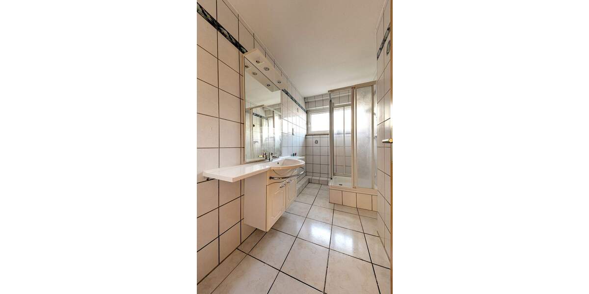 Mehrfamilienhaus, Wohnhaus Sindelfingen Darmsheim - 8 Zimmer, 193 m&sup2;, 749.000&euro; | Angebot:25694984