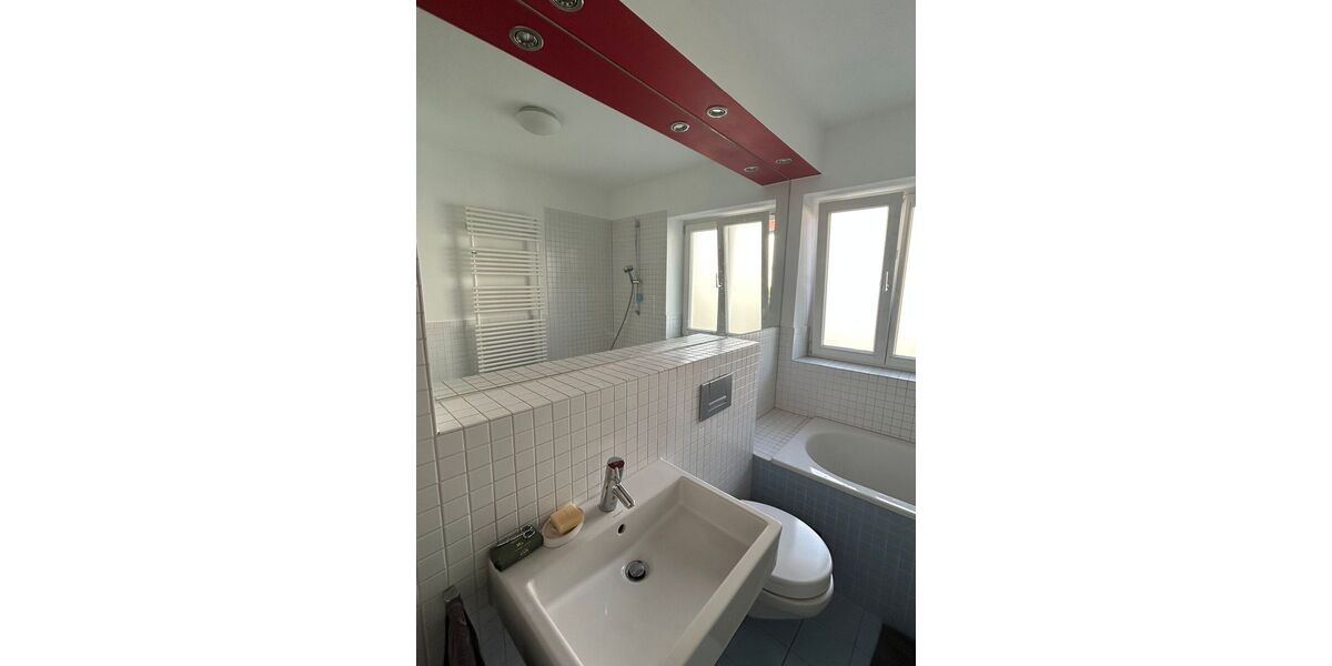Zwei Zimmer mit Weitblick - Sanierte Wohnung im 1. OG und Balkon - Appartement Stuttgart Botnang | Angebot:26623450