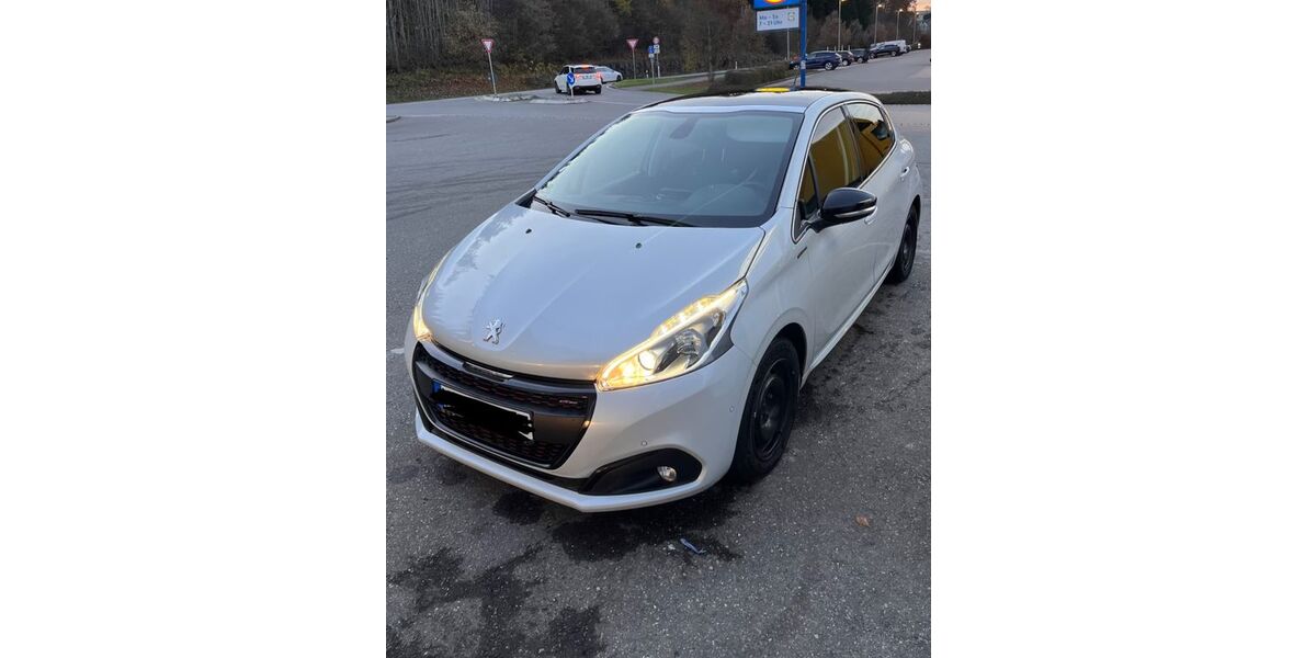 Peugeot 208 99.000 km 8.000 &euro; Haigerloch 72401