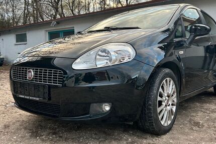 Fiat Grande Punto 149.628 km 2.850 &euro; Metzingen 72555