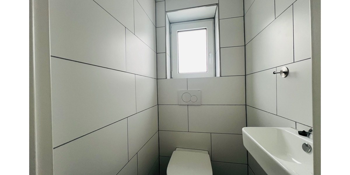 Teilsaniertes Einfamilien-Mehrgenerationenhaus mit Terrasse, Garage und zusätzlichem Waldgrundstück - Einfamilienhaus Horb am Neckar | Angebot:26019766