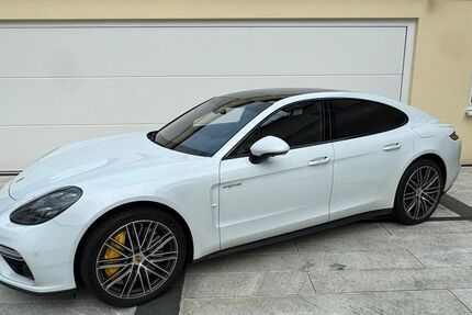 Porsche Panamera 162.735 km 62.500 &euro; Stuttgart 70182