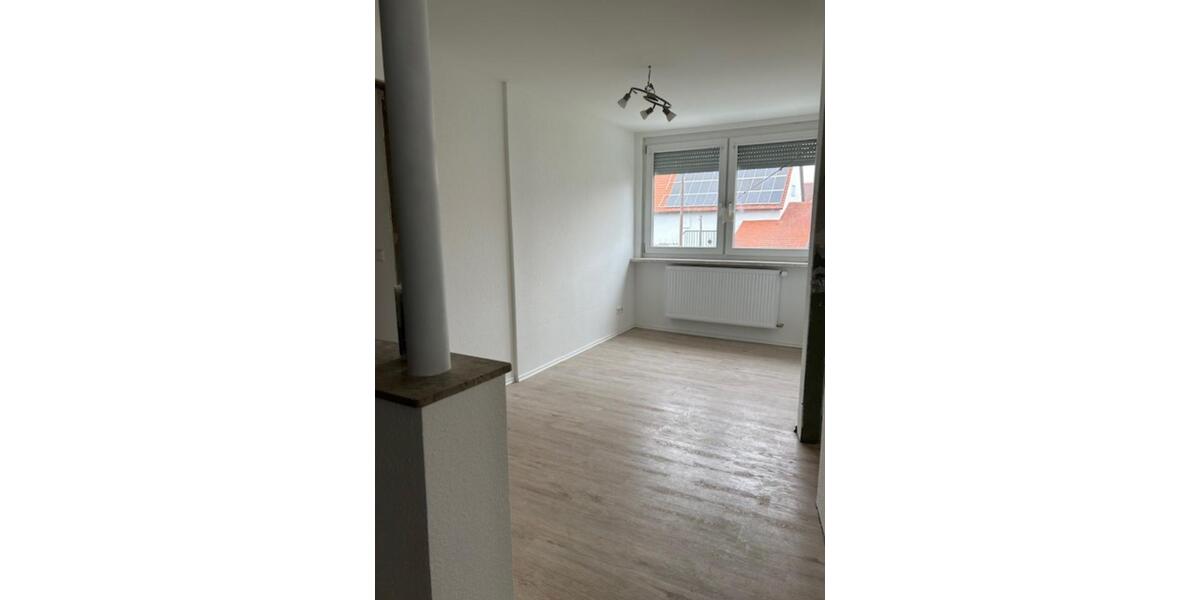 Etagenwohnung Sonnenbühl - 5 Zimmer, 130 m&sup2;, 1.150&euro; | Angebot:24730097