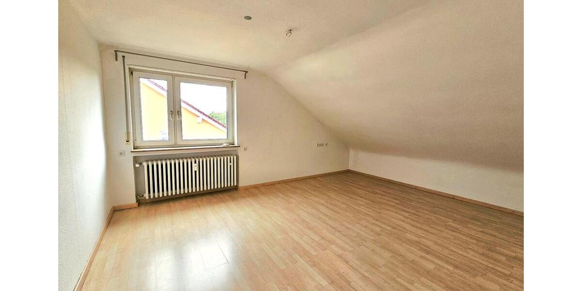 Dachgeschoßwohnung Reutlingen Orschel-Hagen - 3.5 Zimmer, 75 m&sup2;, 250.000&euro; | Angebot:27186860