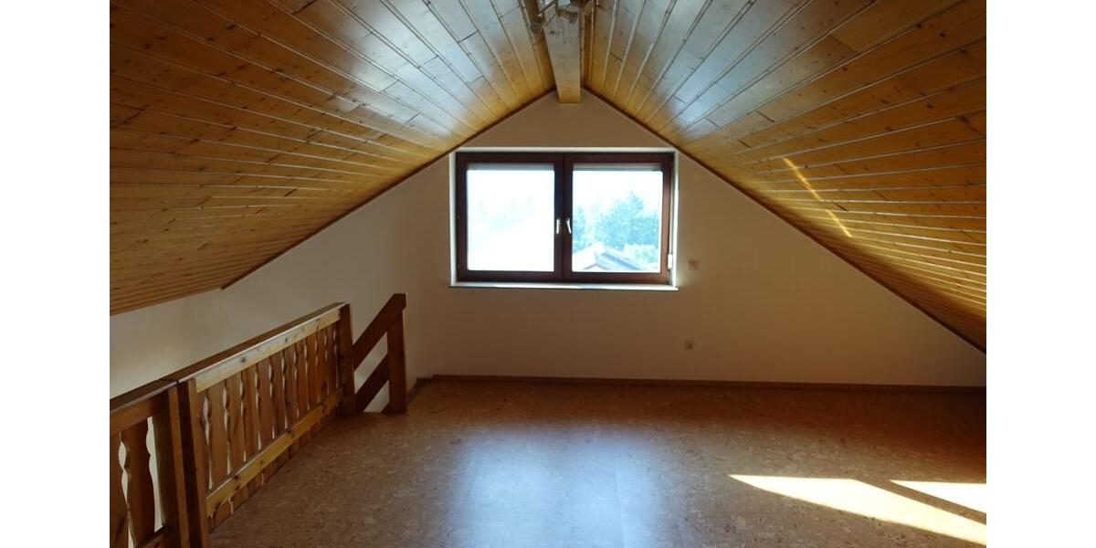 Maisonettenwohnung Kirchentellinsfurt - 4.5 Zimmer, 130 m&sup2;, 1.700&euro; | Angebot:25642653
