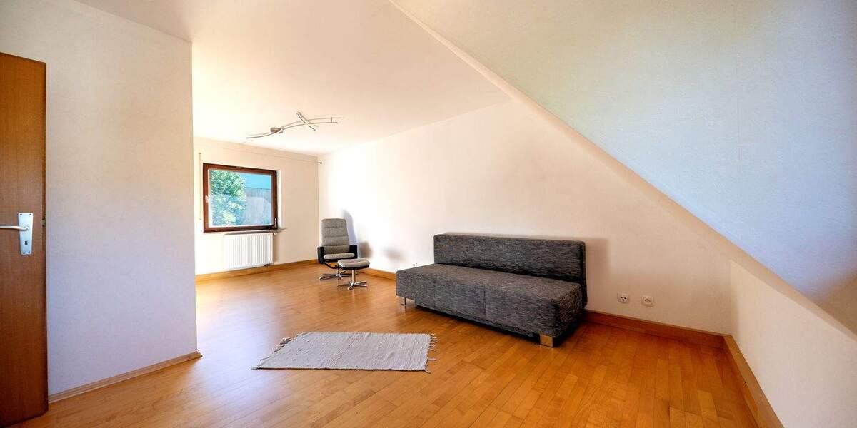 Reihenmittelhaus Sindelfingen Darmsheim - 5 Zimmer, 128 m&sup2;, 449.000&euro; | Angebot:25694971