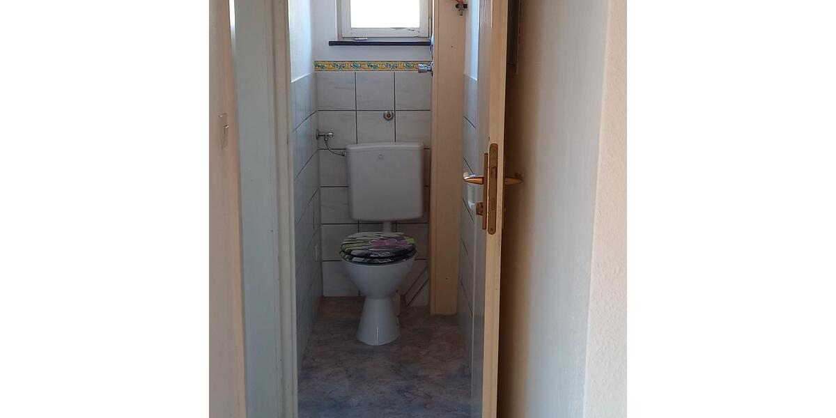 Mehrfamilienhaus, Wohnhaus Bad Urach - 9 Zimmer, 228 m&sup2;, 308.000&euro; | Angebot:27220362