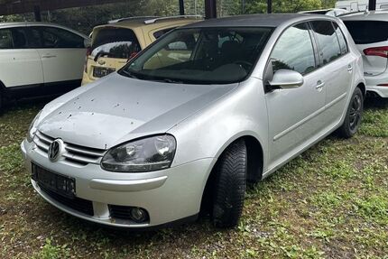 VW Golf 128.000 km 1.999 &euro; Empfingen 72186