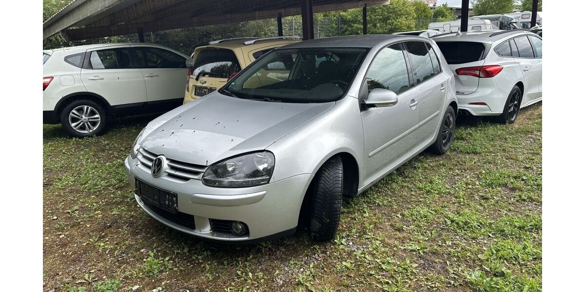 VW Golf 128.000 km 1.999 &euro; Empfingen 72186