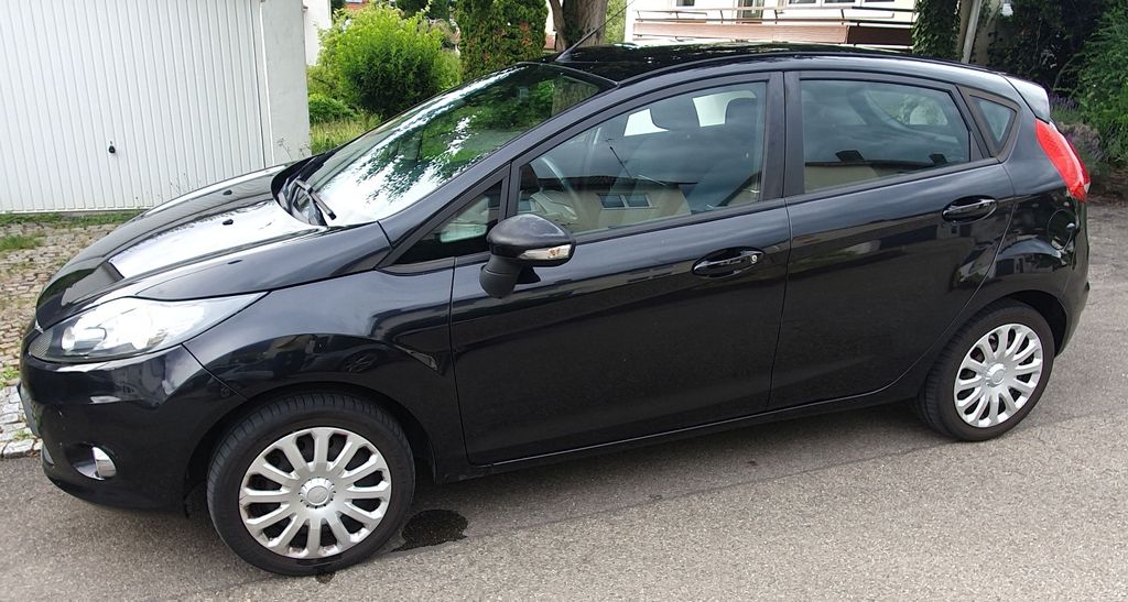 Ford Fiesta 90.900 km 4.700 &euro; Pfullingen 72793