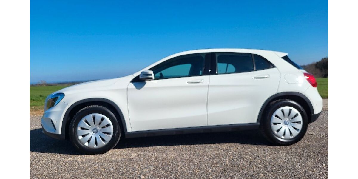 Mercedes-Benz GLA 200 135.000 km 11.990 &euro; Tübingen 72072