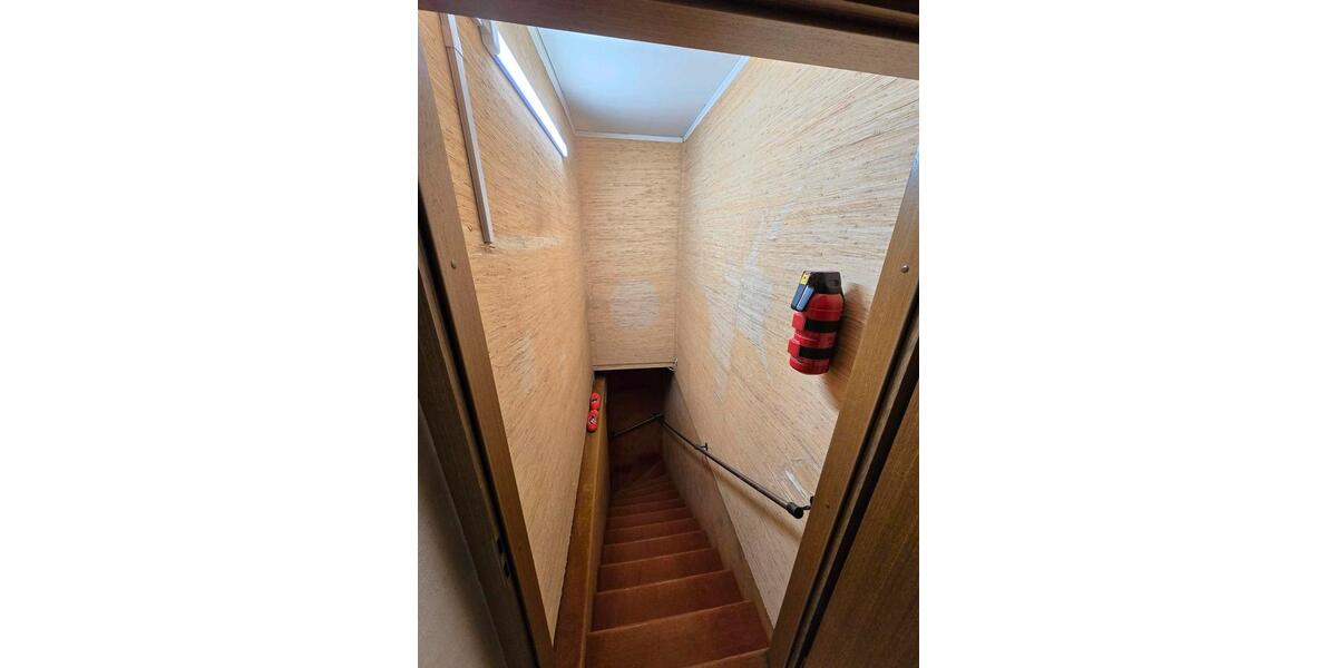 Etagenwohnung Althengstett - 7 Zimmer, 200 m&sup2;, 1.750&euro; | Angebot:25965657